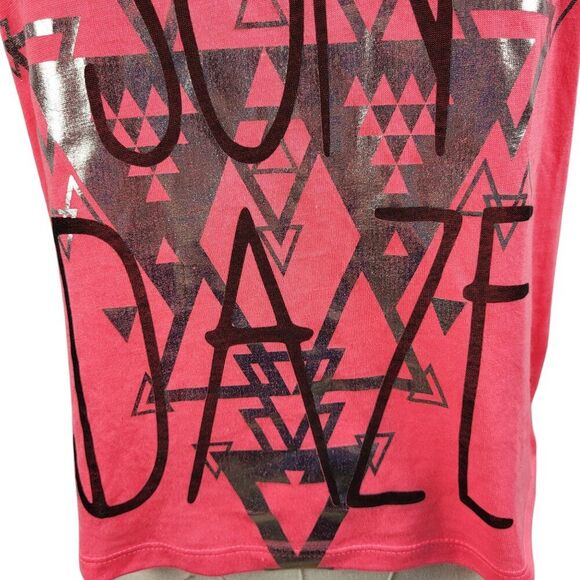 NEW Rebellious One Medium Tee Sun Daze Hot Pink Graphic Shiny Silver Triangle - Picture 8 of 14